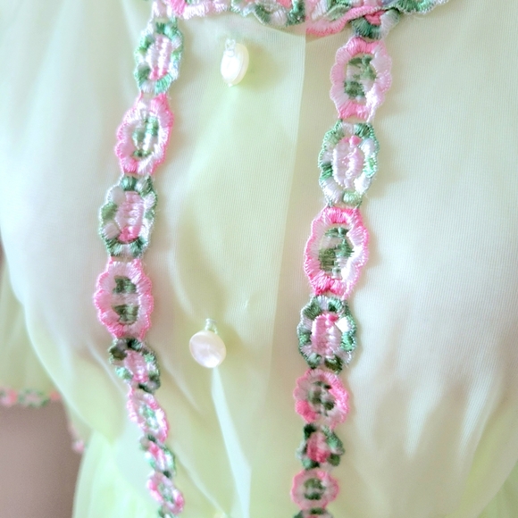 50's FEMININE DRESSING GOWN FLORAL LEMON LIME YELLOW - Picture 5 of 14